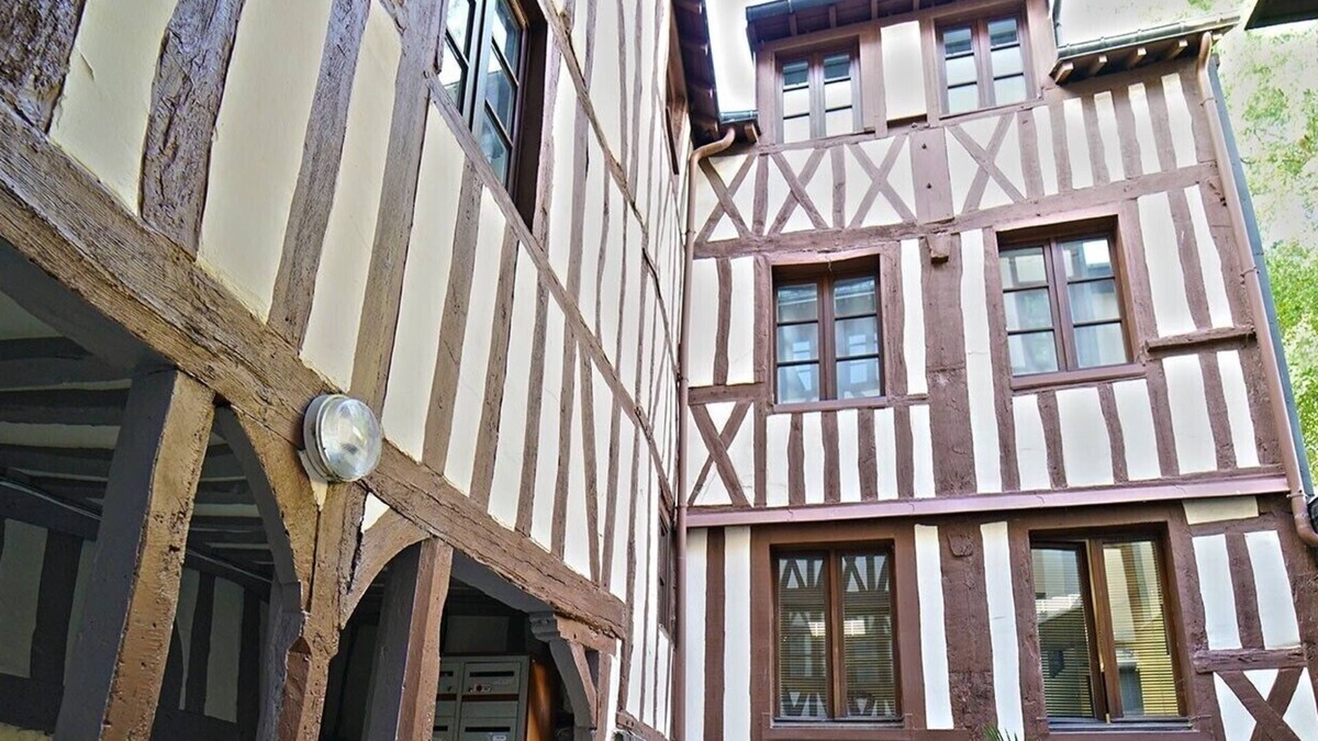 Quartier Saint-Marc - Croix de Pierre - Saint-Nicaise Apartment | Coeur de Rouen, a cosy flat in hyper-centre of Rouen