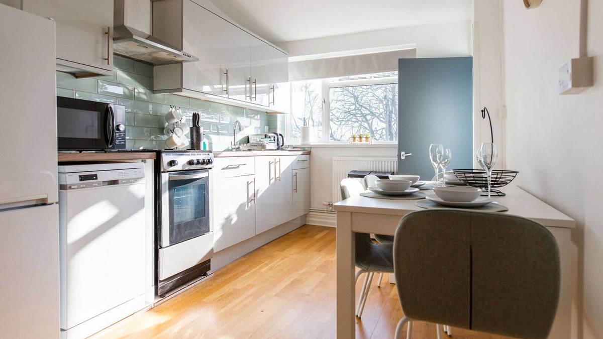 Sketty Apartment | Cohost Partners Charming 2BR in Brynmill Free Parking