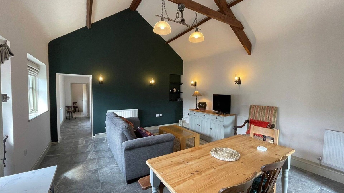 Cowbridge Apartment | Cohost Partners Cozy Farmhouse Stunning Views