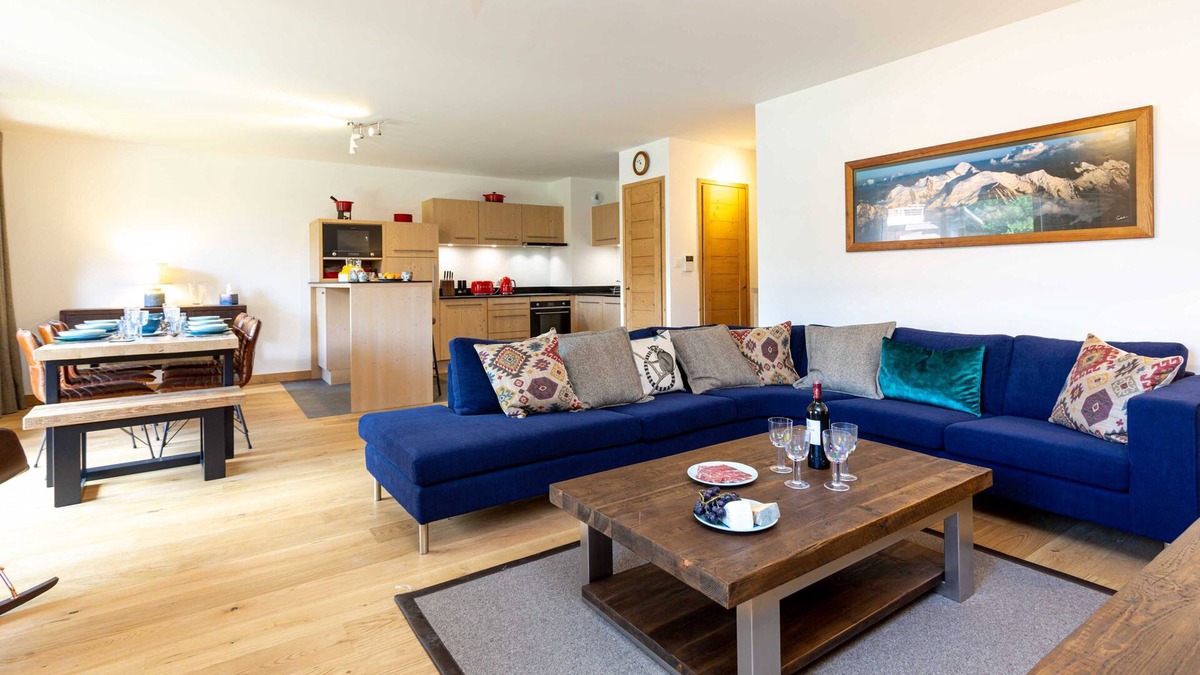 Les Praz-de-Chamonix Cottage | Coin des Drus Apartment - an apartment that sleeps 6 guests in 3 bedrooms