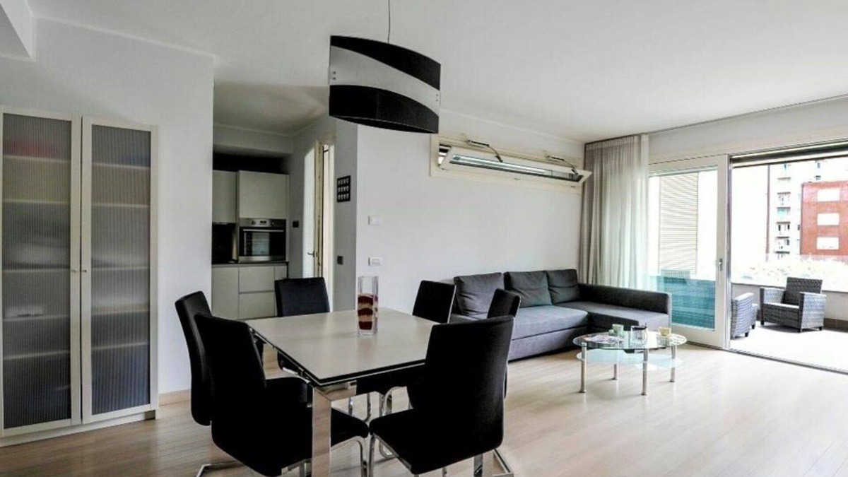 Zona Solari Apartment | Cola Di Rienzo A, Elegant 2 Br Apartment By Halldis