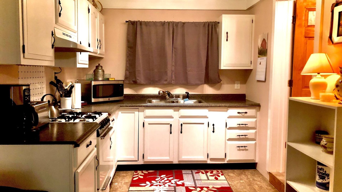 West Eaton House | Cold Spring Farm Milk House Apt. - Colgate & Hamilton College , Pet friendly
