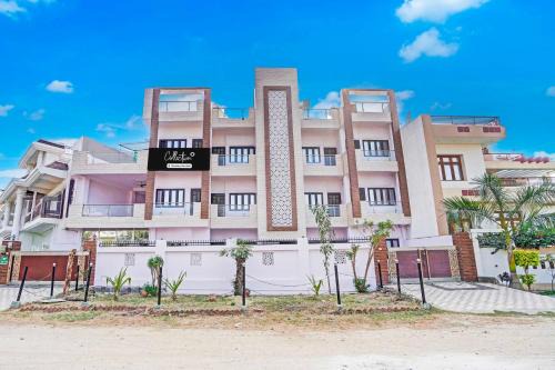 Mohangarh Hotel | Collection O Garden View Vrindavan Lucknow