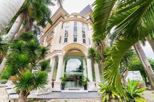 Phu My Hung Hotel | Collection O Sunshine Garden Hotel - Near SECC