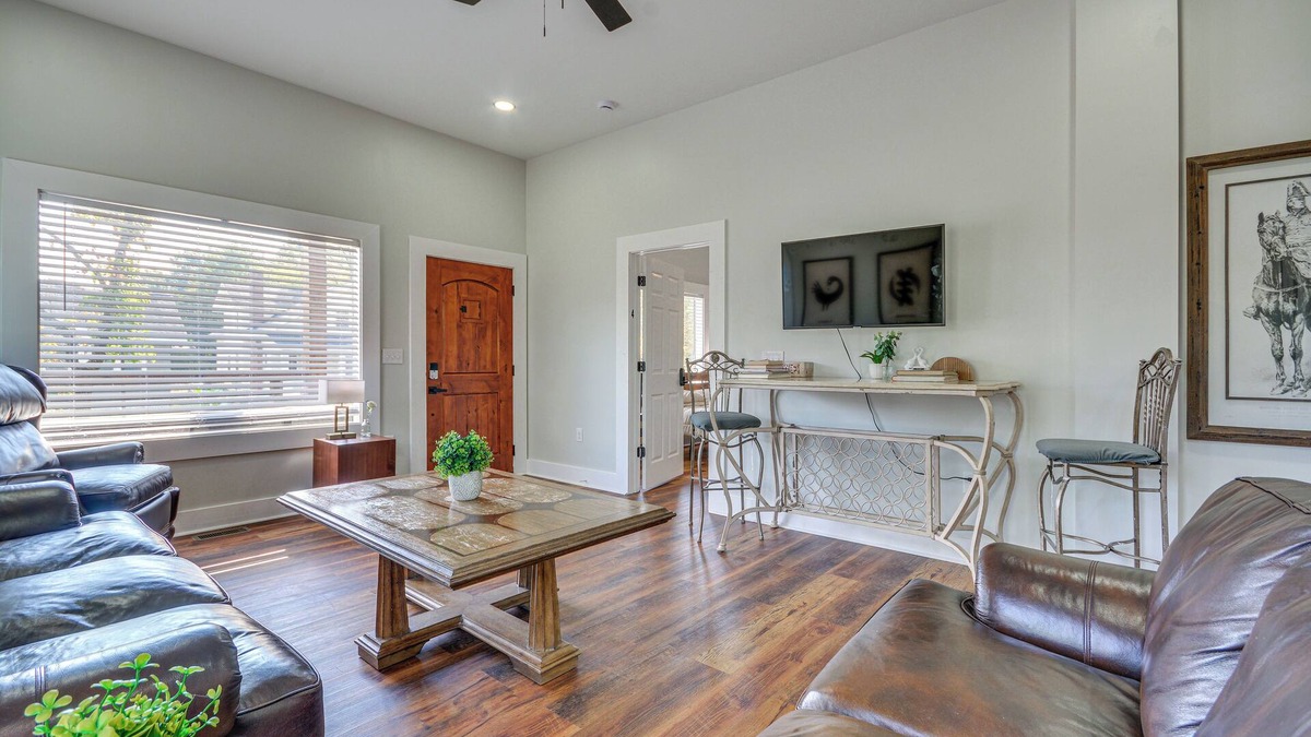 Greensboro House | College Hub 1 Mi to Dtwn: Greensboro Group Escape