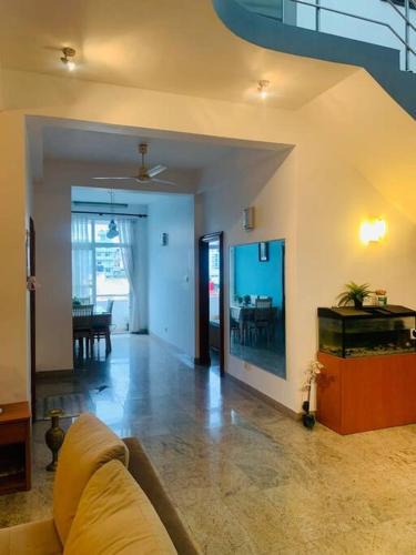 Wellawatta South Apartment | Colombo 6 wellewatte Luxury DuplexFamily apartment