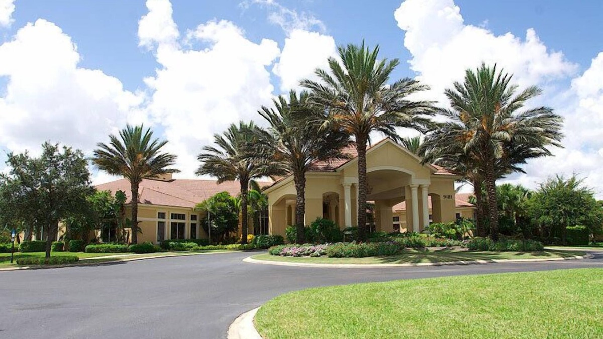 Fort Myers Condo | Colonial Country Club Luxury Condominium # 3603