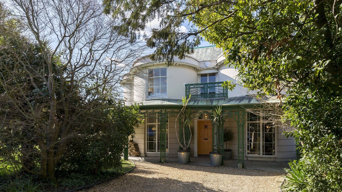 Emsworth House | Colonial Home a Stones Throw From the Water with Parking