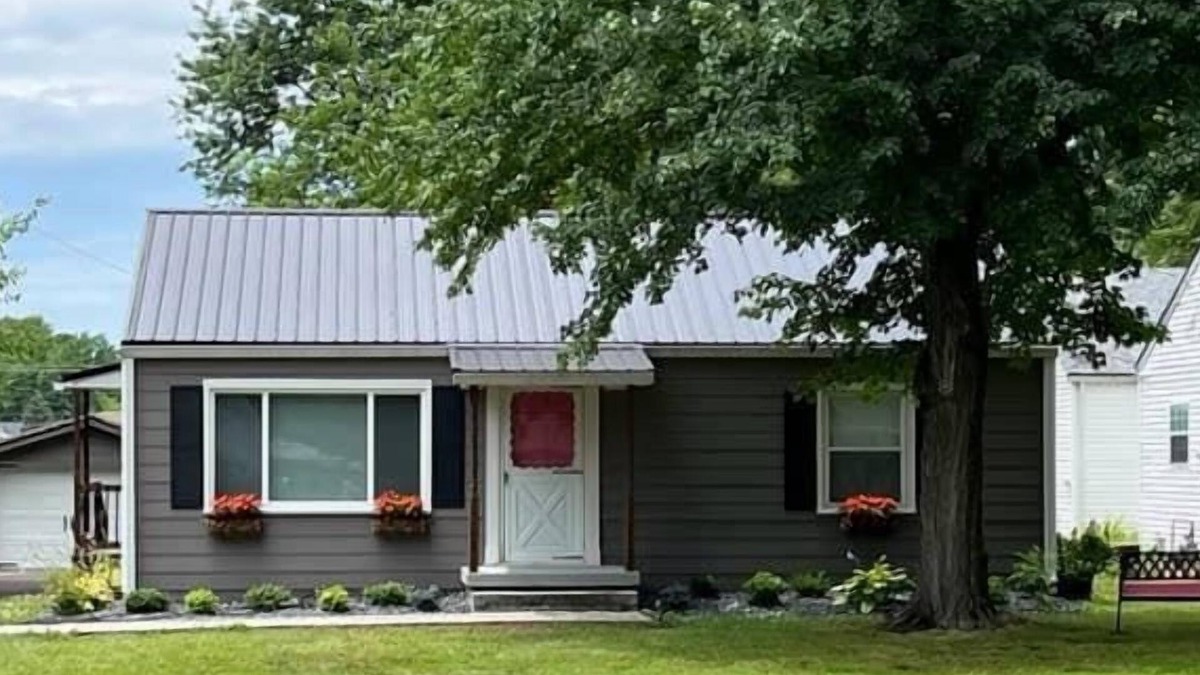 Jeffersonville - Clarksville House | Colonial Village Retreat 2BR