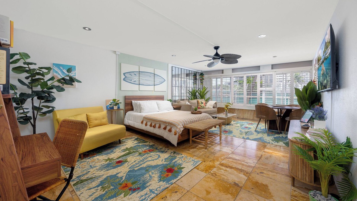 Diamond Head - Kapahulu - St. Louis Condo | Colony Surf 208 - Studio