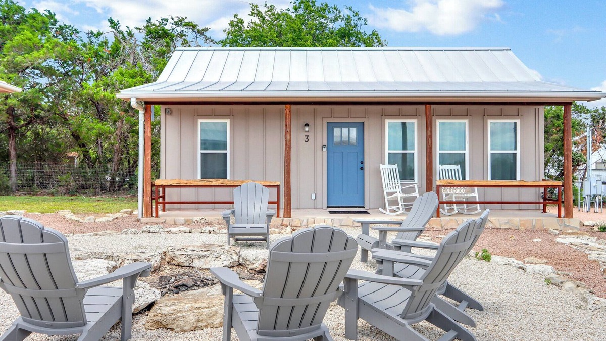 Wimberley Cabin | Colorado Cabin Vibes + Firepit & Pickleball Fun