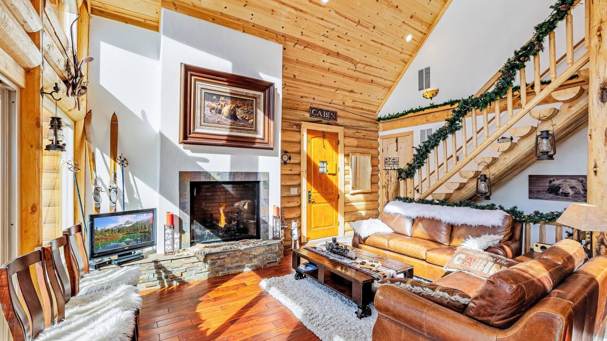 Saint Mary's Cabin | Colorado Log Home on shoreline of Silver Lake