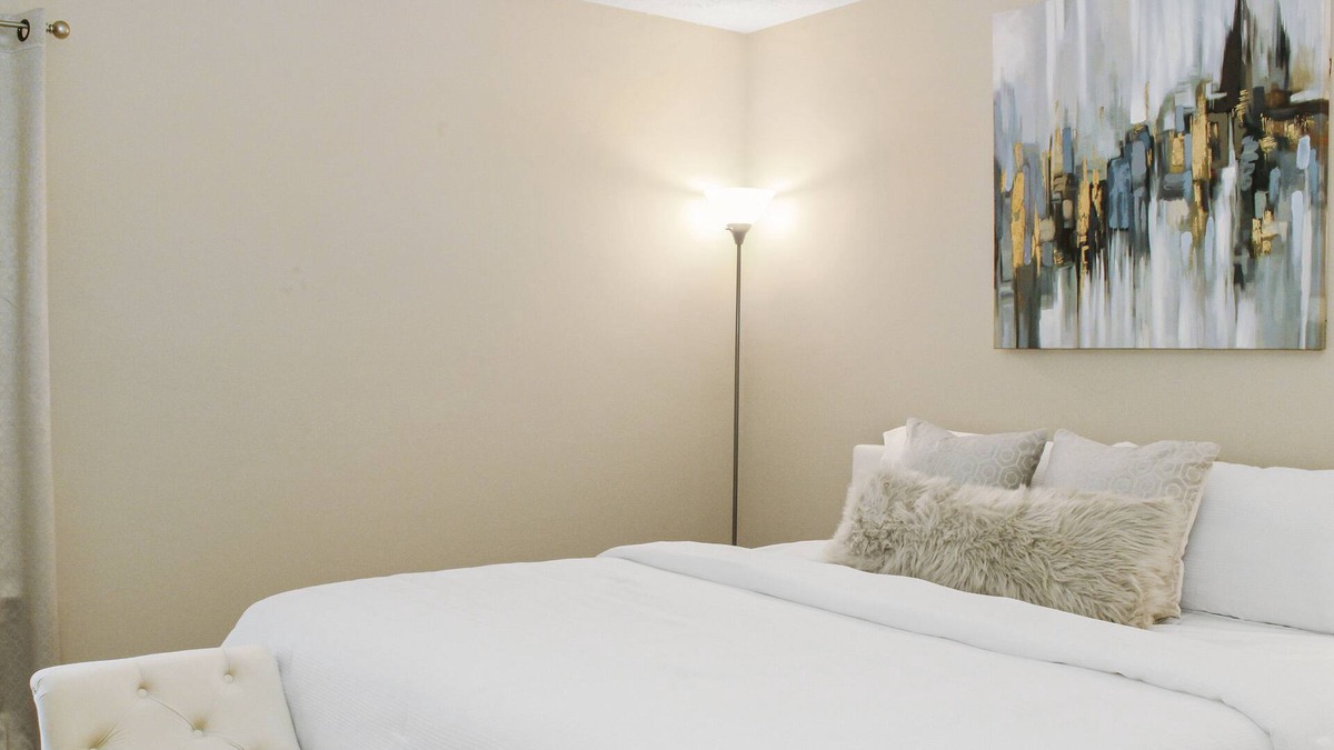 Skyland House | Colorful & Cozy near Biltmore & Downtown ~ Parking