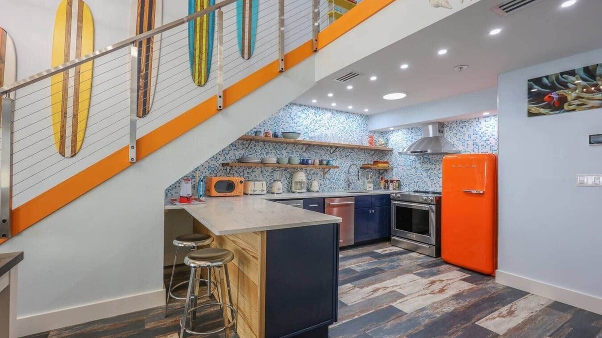 Crystal Beach Condo | Colorful Crystal Sands Haven: Beachfront - Pool