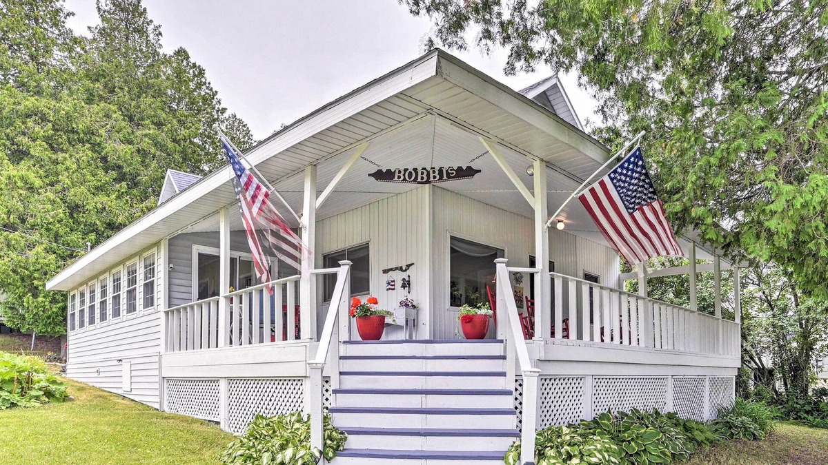 De Tour Village House | Colorful Lake Huron Home: Near Ferry & Beach!