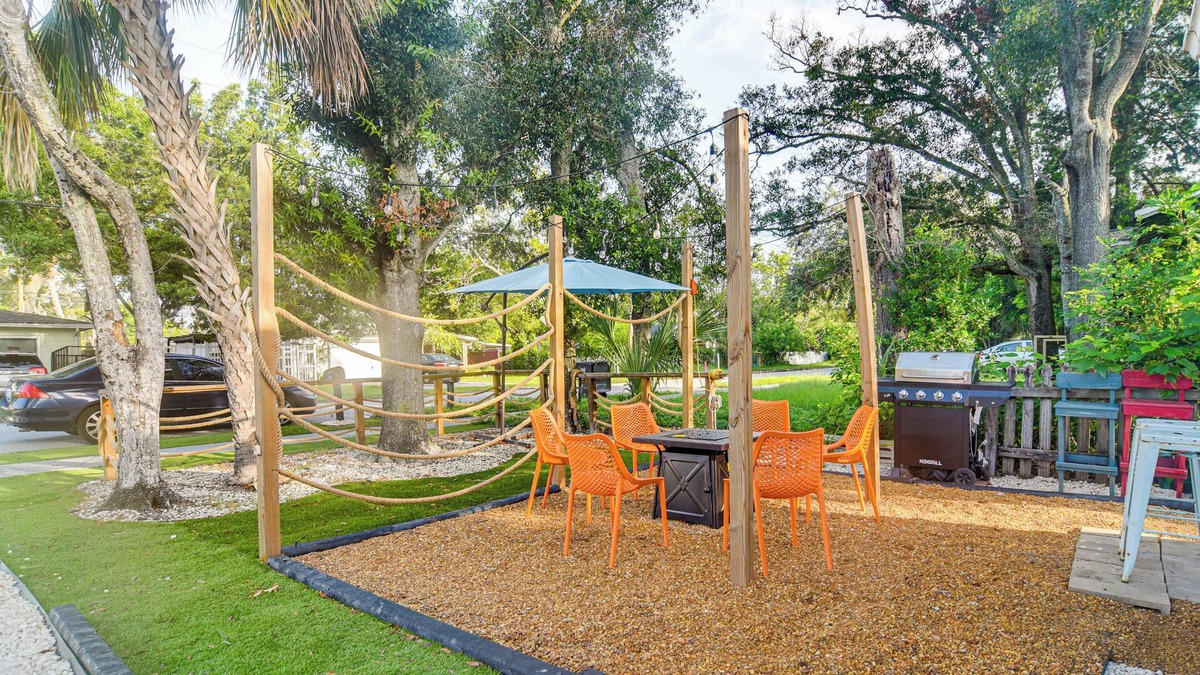 St. Petersburg - Clearwater Cottage | Colorful St Petersburg Gem w/Patio, Near Beaches!