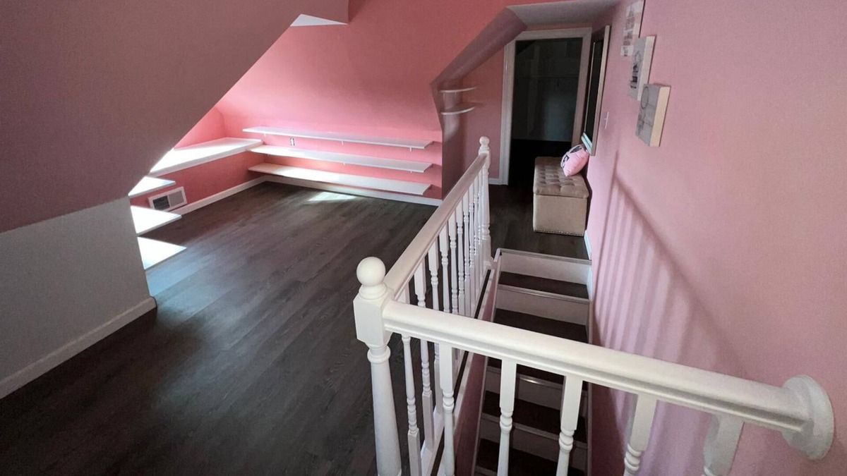 Scranton House | Colors/Mirrors/Pet Friendly