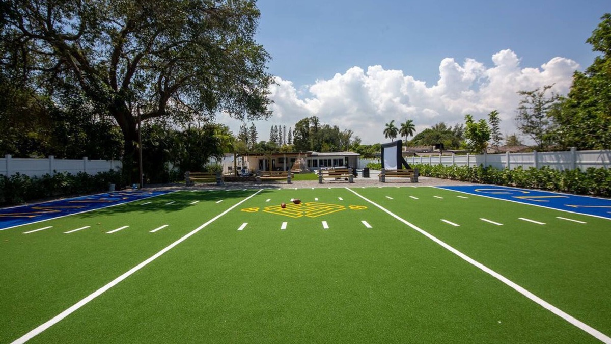 Golden Glades Villa | Colosal Football Field Villa w/Cinema+Terrace+Gym+Heated Pool