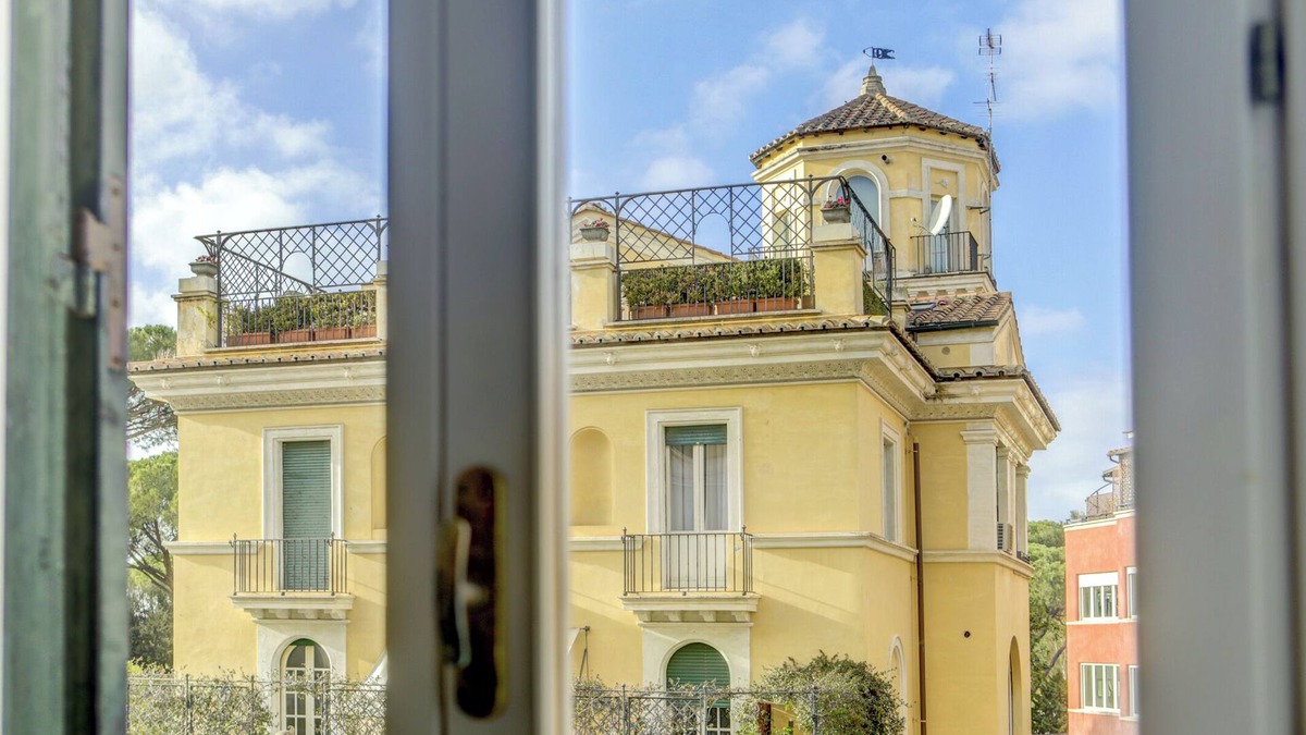 Monti Apartment | Colosseo MecenArt 77 - Home and More