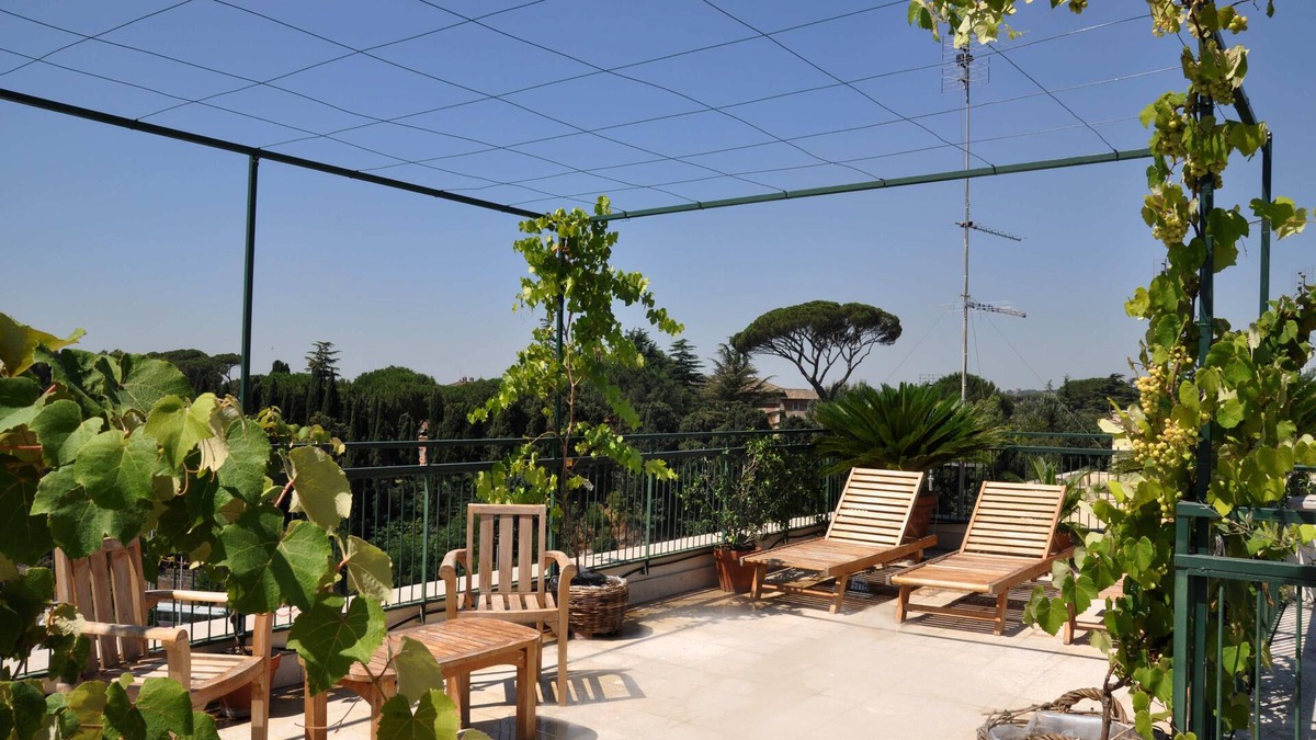 Celio Apartment | Colosseum Penthouse with Spectacular 360° View from the Rooftop Garden