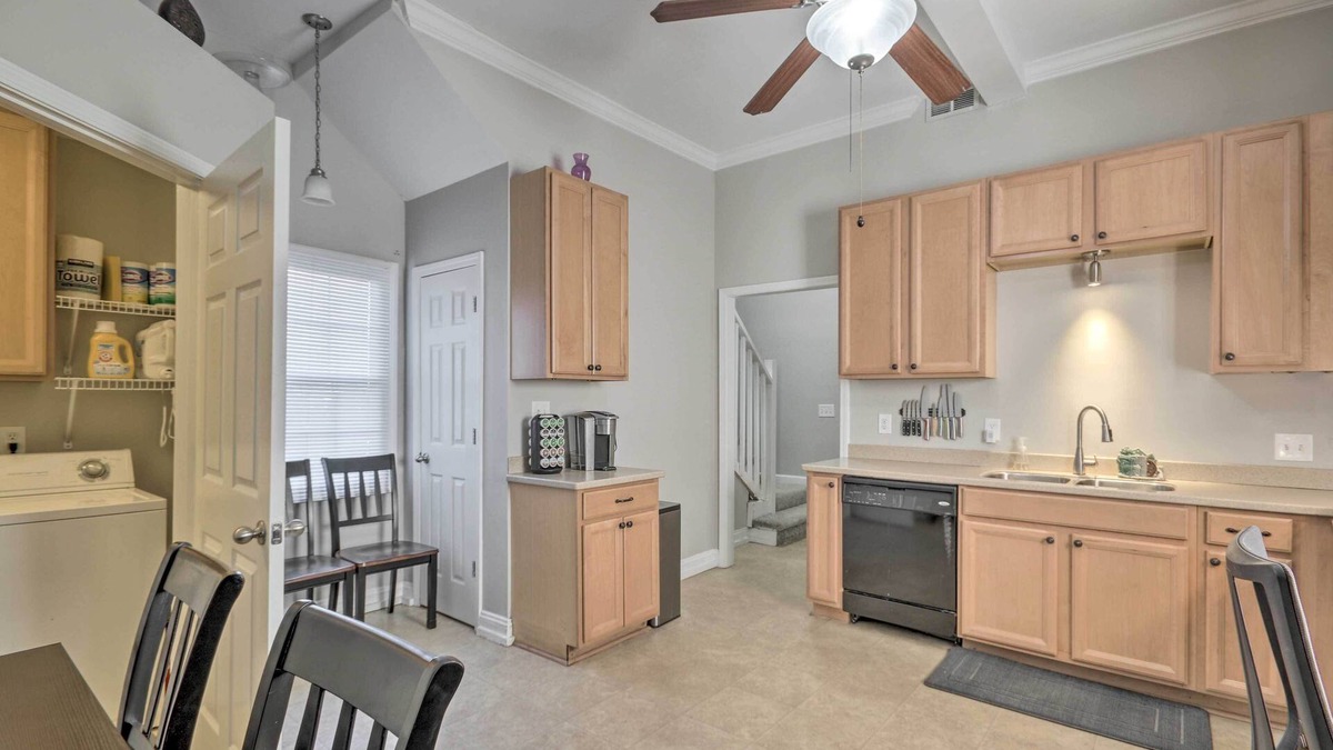 Columbia Cottage | Columbia Home w/Spacious Yard < 2 Mi to Dtwn