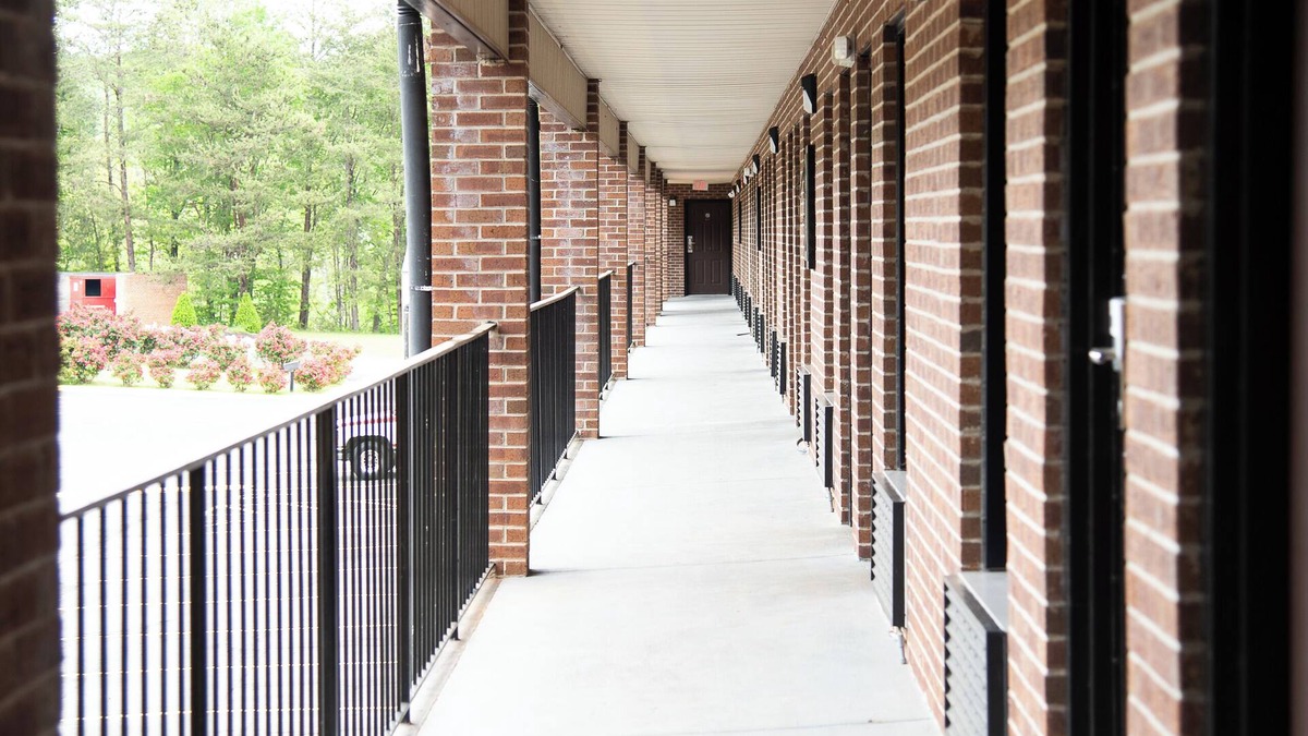 Lynn Hotel | Columbus Inn and Suites