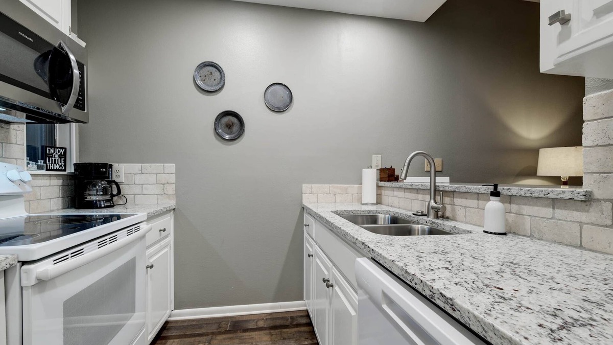 New Braunfels Resort | Comal River Getaway at the Fluss Haus B204