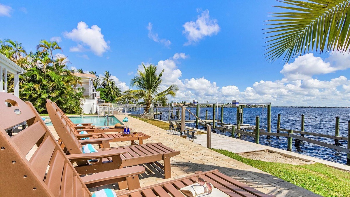 Caloosahatchee House | Combined Fun & Luxury at Epic Coastal Retreat - The Grand Riviera - Roelens