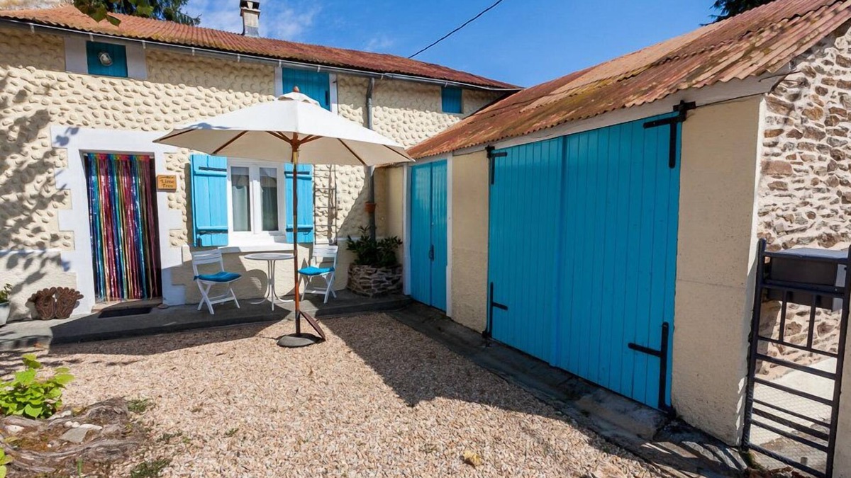 Chalais Cottage | Combined Gites for upto 7 people