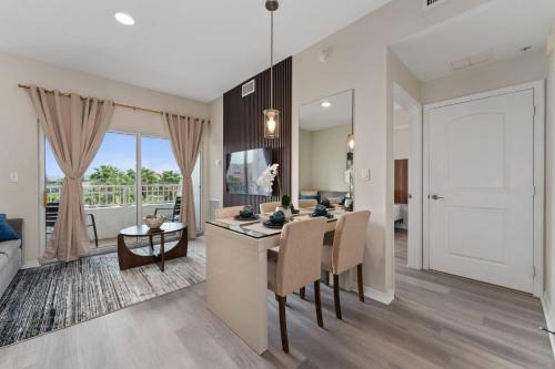 Florida Center Apartment | Combined Studios 2 Kitchens Sleeps 6