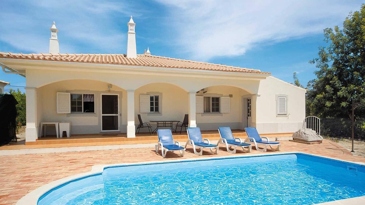 Quinta das Raposeiras Villa | Combines Portuguese style with modern comforts