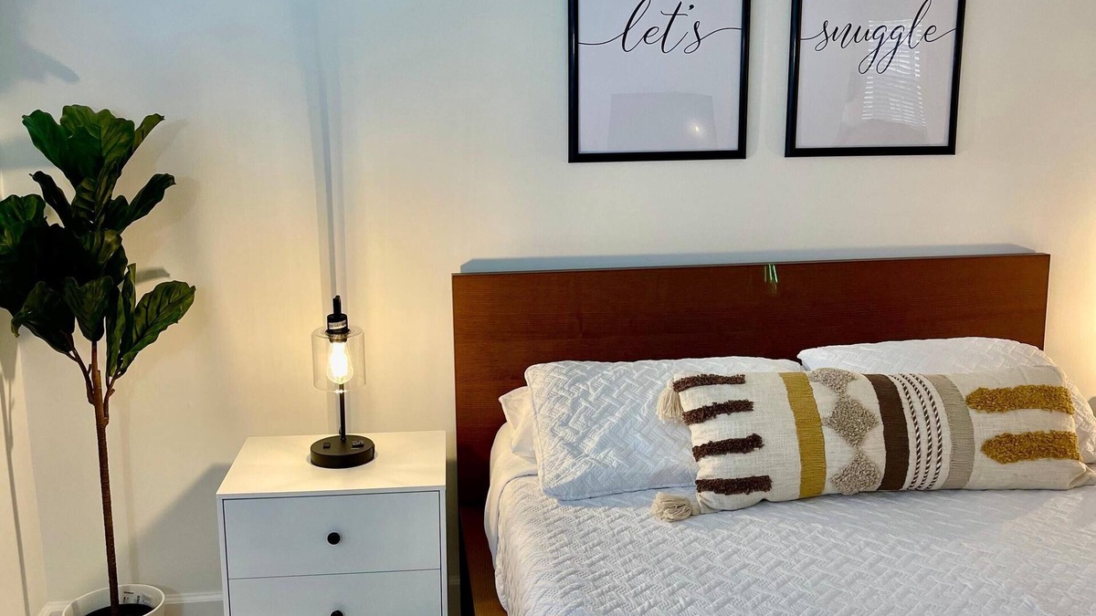 Mission Bay Apartment | Come cozy up in this West Boca Raton apartment facing the Chris Evert Tennis Academy