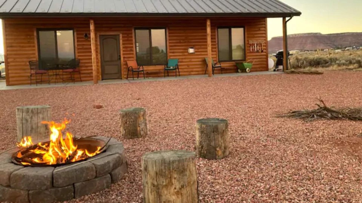 Kanab Cabin | Come enjoy Play and Peace at Modern Cabin with Rustic Charm!