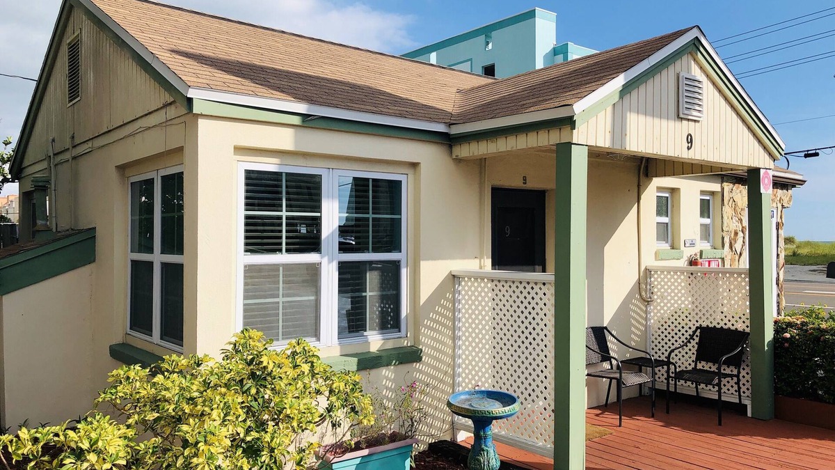 Madeira Beach Cottage | Come enjoy the serenity of Gulf Gardens at Madeira Beach, new renovated unit.