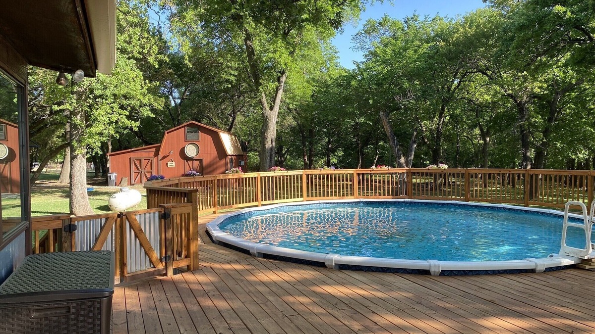 Pecan Acres Cabin | Come explore our Rustic cabin, & trails!