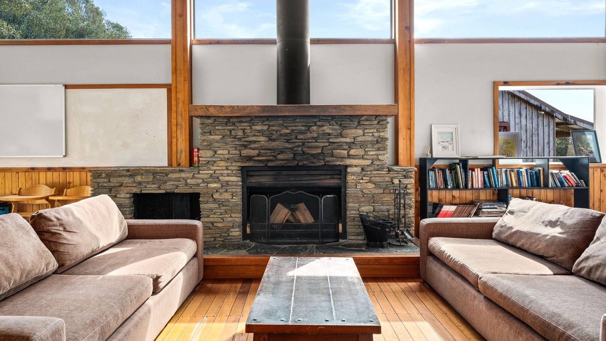 Lower Kaimai Cabin | Come for a simple, peaceful excursion in the lush Kaimai ranges