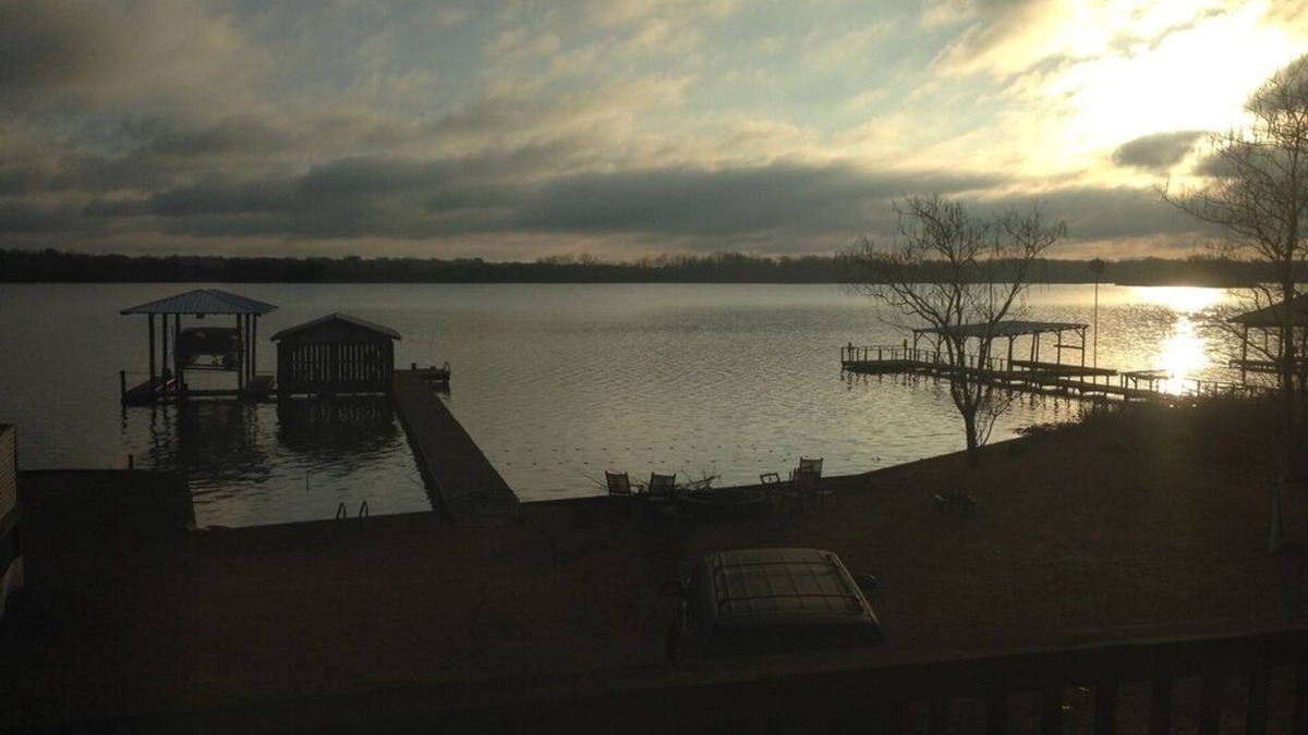 Camden House | Come get away from it all and enjoy life on the water!