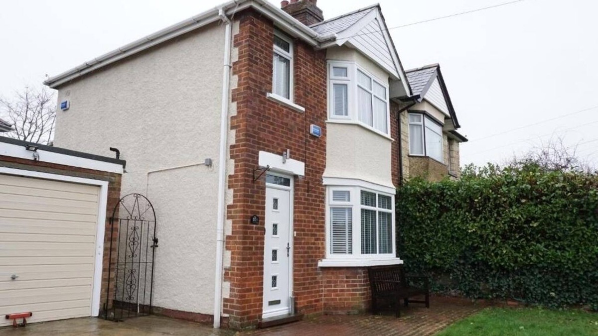 Iffley House | Come rain or shine, this is wonderful and welcoming three bedroom home.