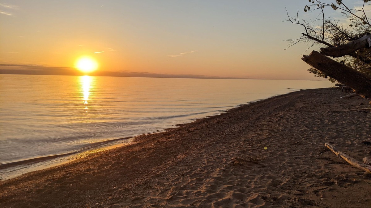 Central Huron Cottage | Come, relax in our cottage on the shores of Lake Huron