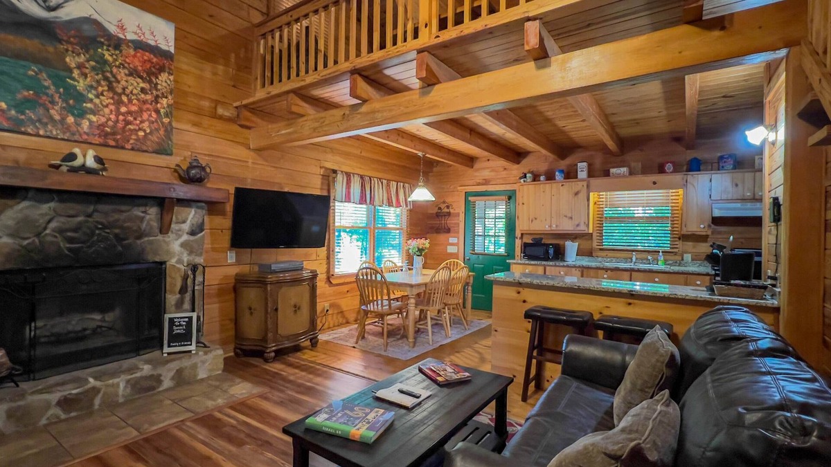 Warm Springs Cabin | Come see Callaway's Pumpkins and Fantasy in Lights with us at The Summit!