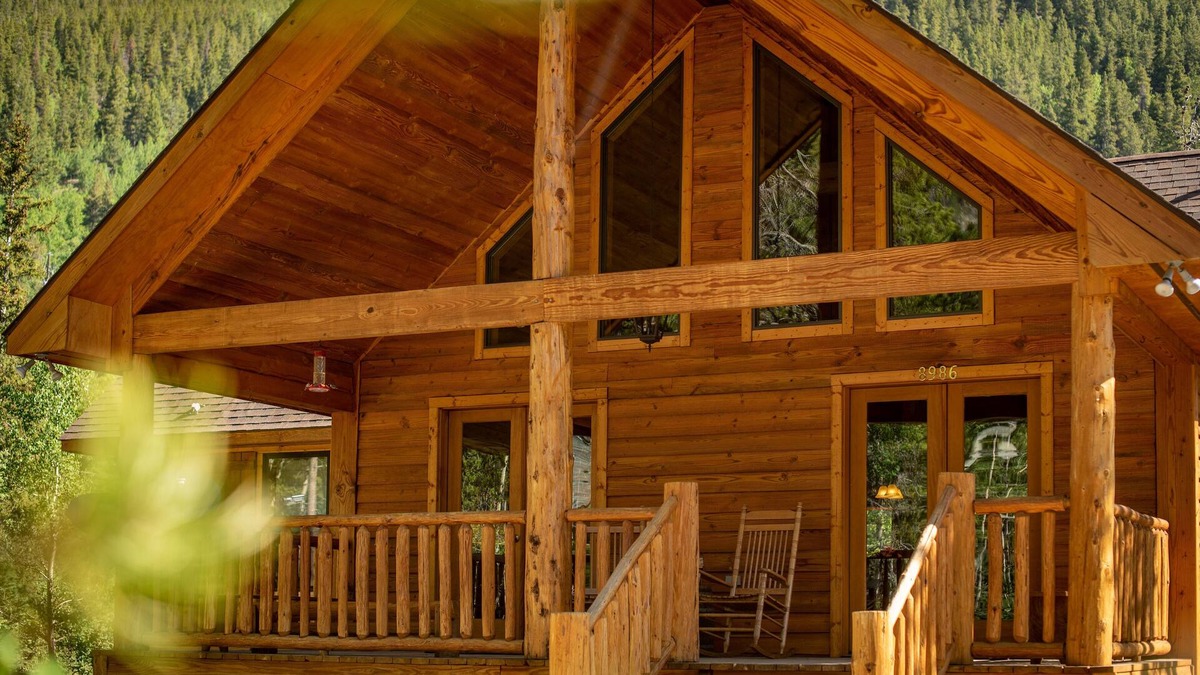 Garfield House | Come Stay and Play in the Rockies with 2 King and 6 Queen beds! Great ESCAPE!