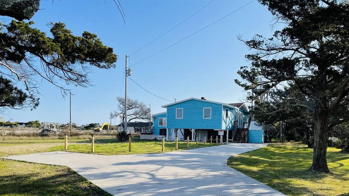 Hatteras Cottage | Come stay at Wild N Wonderful and Enjoy the Indoor Pool!