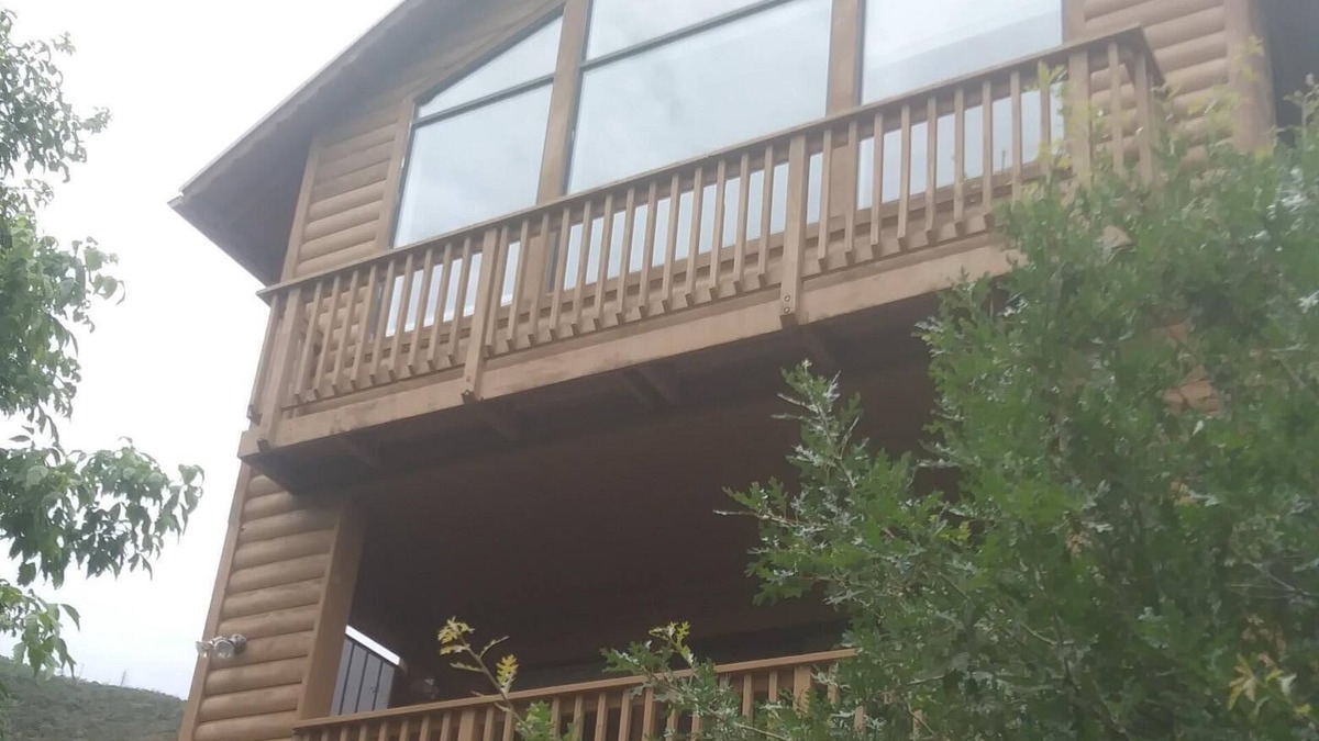 Summerhaven House | Come stay in a cabin, walking distance from the attractions of Summerhaven.