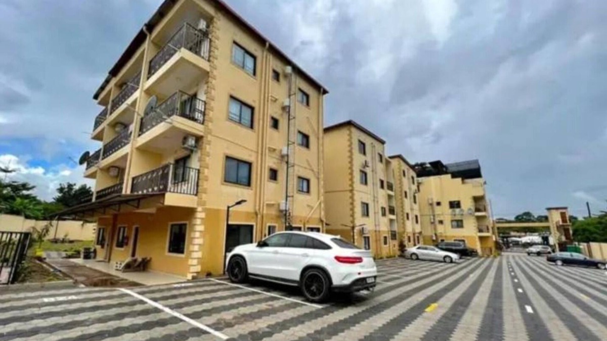 Lusaka Apartment | Come stay with us at a family friend unique home