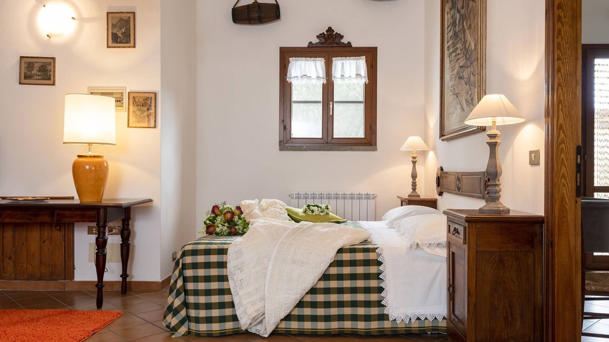 Castiglione della Pescaia Other | Comfortable apartment in farmhouse with swimming pool