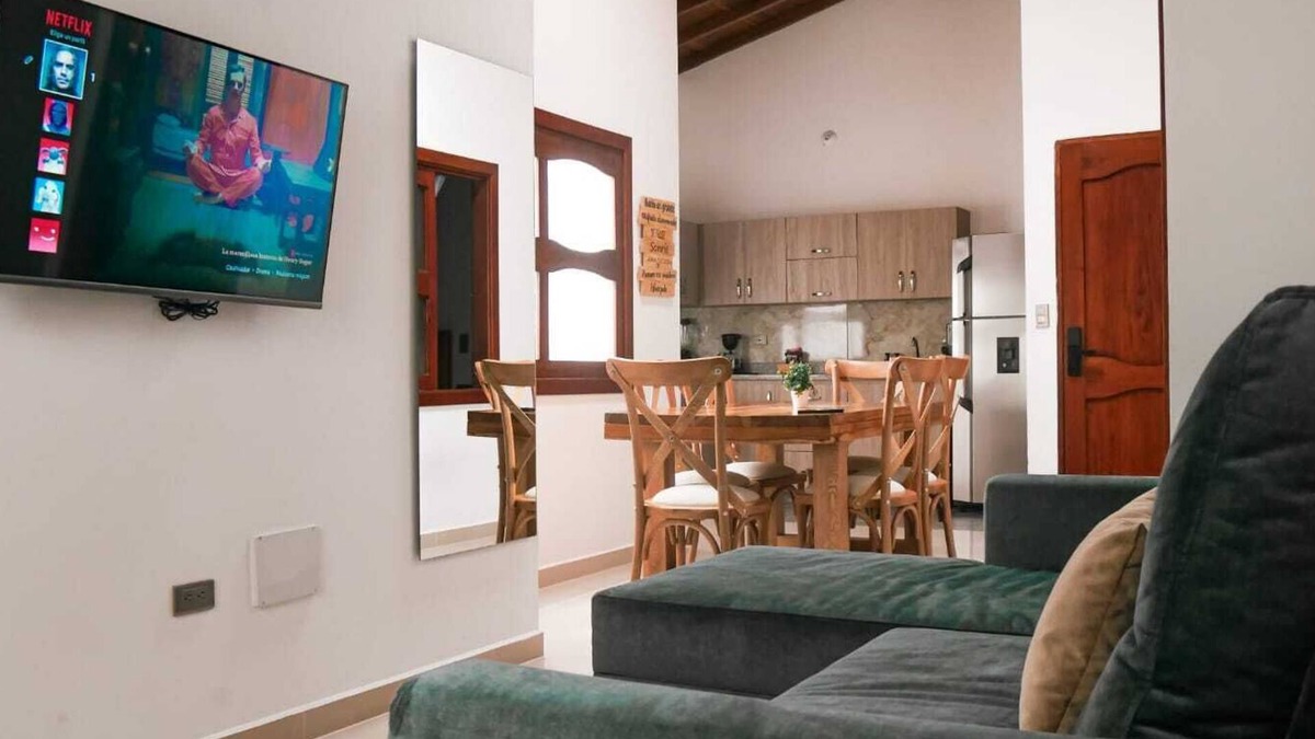 Jardin Apartment | Comfort 4 blocks from the garden park.