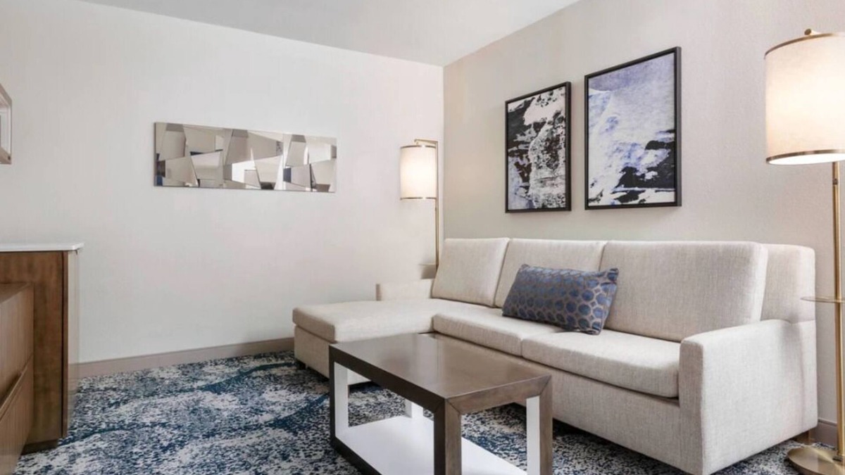 Northeast Virginia Beach Hotel | Comfort and Convenience! Onsite Pool, Close to Cape Henry Lighthouse