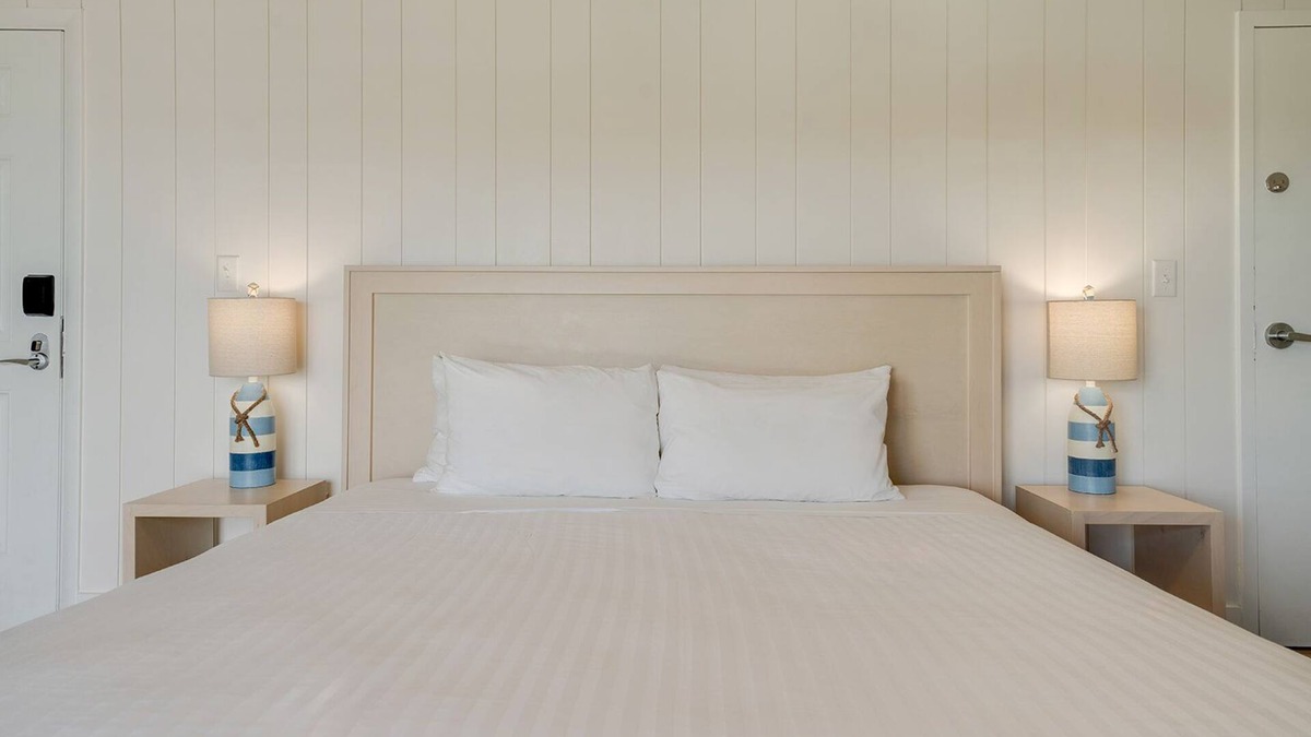 Islamorada Hotel | Comfort and Convenience! Free Onsite Parking, Pets Allowed, Free Breakfast