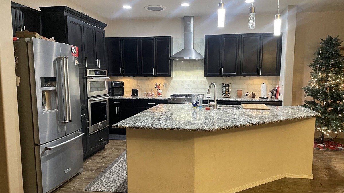 Tucson House | Comfort and relaxation . Have your family get togethers here on property!
