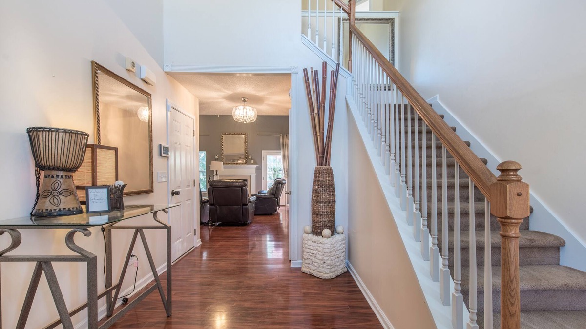 Rex House | Comfort and Style on the Colonnade